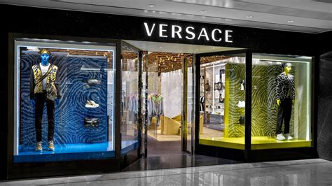 Versace a Modena. Negozi e rivenditori Versace. 